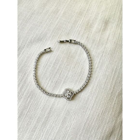 Cubic zirconia diamond color flower tennis bracelet - Picture 2 of 5